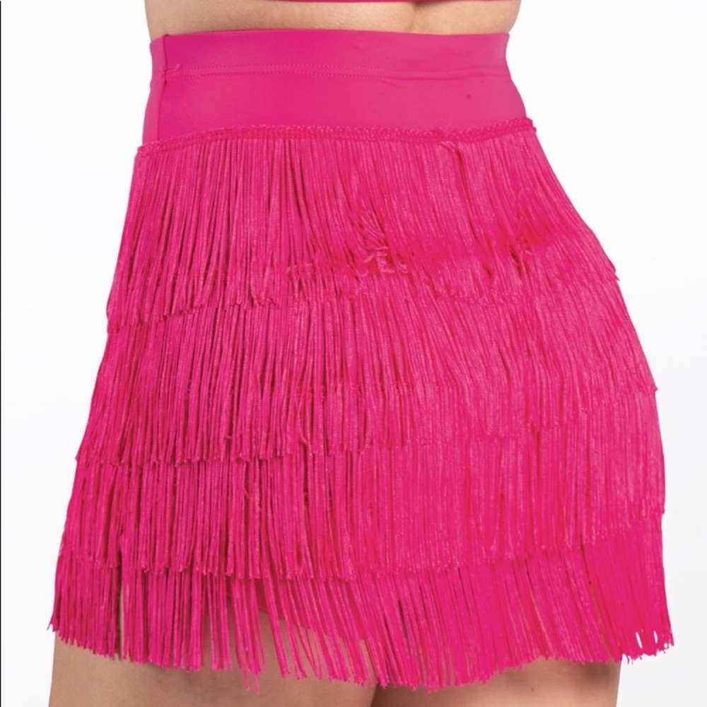 Weissman
M12611
Stretch
Fringe Shorts
Hot Pink
Girl
School
Dance
Size SA
Party